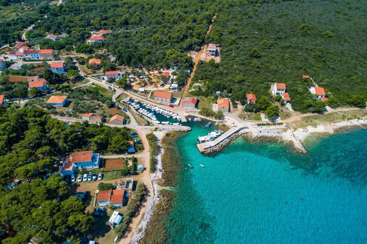 Caravan Near The Sea 2 Углян Екстериор снимка